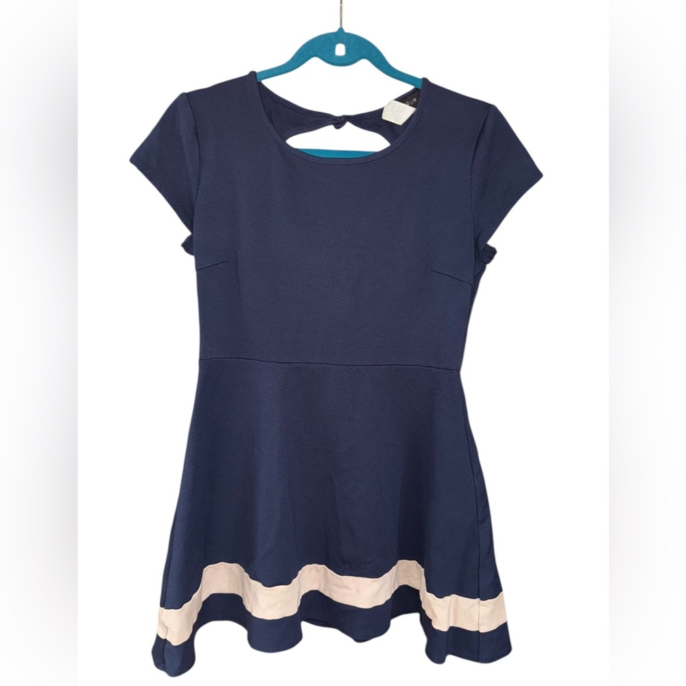 B. Darlin Navy Dress – Juniors 13/14 – Keyhole‎ Back w/ Zipper – Rayon Blend